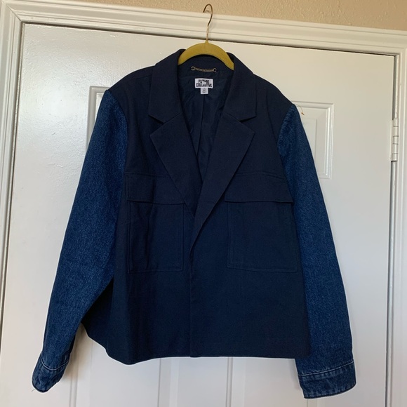 Future Collective Women's Contrasting Denim Cropped Blazer 🌴 - Picture 4 of 11